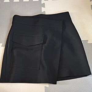 Aritzia Black Women's Skort with Pocket